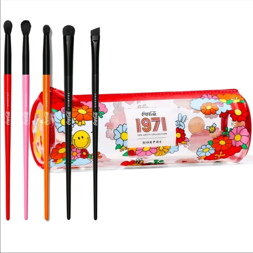 Morphe x Coca Cola Sweep The Peace eye brush set